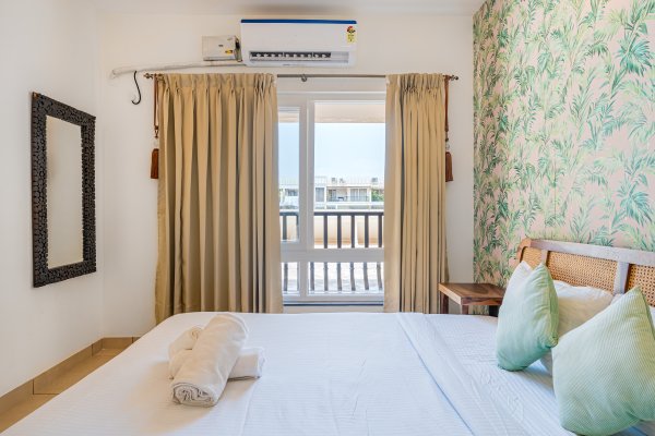 Sereno Pebbles 2 - cosy 1bhk w/pool, gym, games