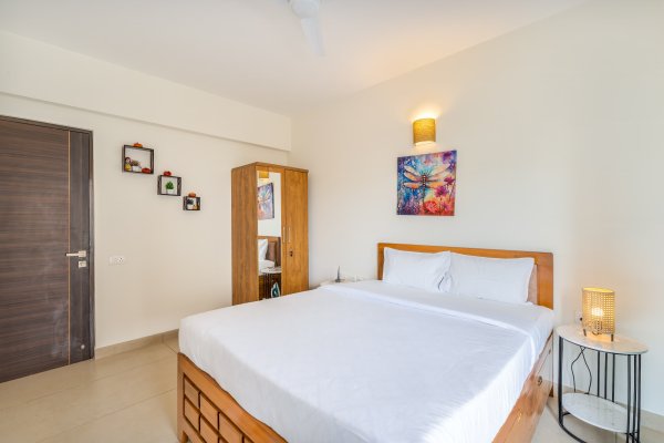 Sereno Azura 1bhk pool view w/game zone, jacuzzis