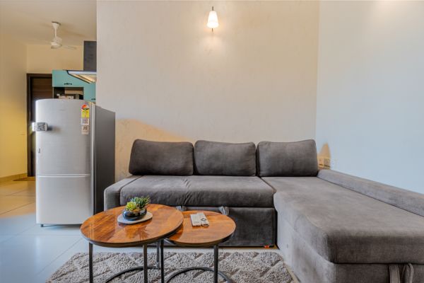 Sereno Pebbles 2 - cosy 1bhk w/pool, gym, games