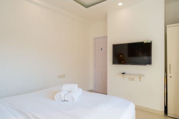 Sereno Boho - cosy 1bhk studio apt w/pvt balcony