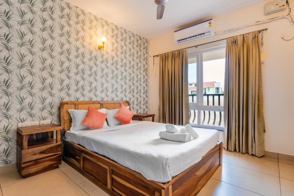 Sereno Pebbles 1 - cosy 1bhk w/pool, gym, games