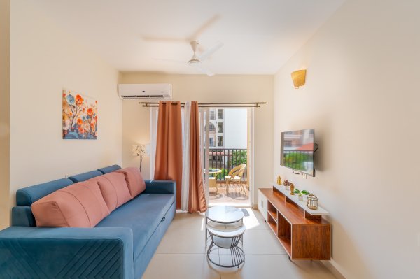 Sereno Azura 1bhk pool view w/game zone, jacuzzis