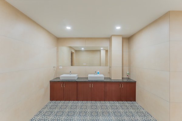 Sereno Amber 1bhk cosy apt w/pool, gym, games zone